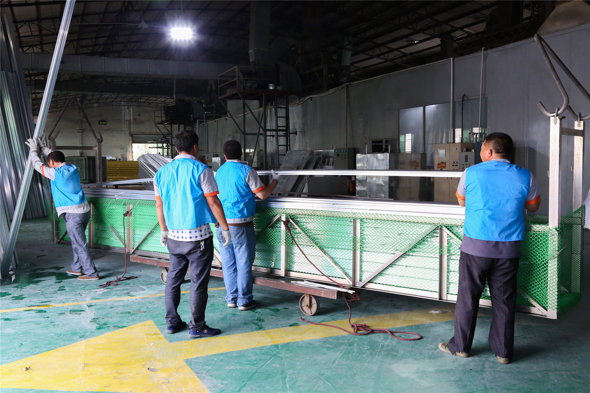 佛山正一鋁單板廠家全體員工進行消防實戰演練